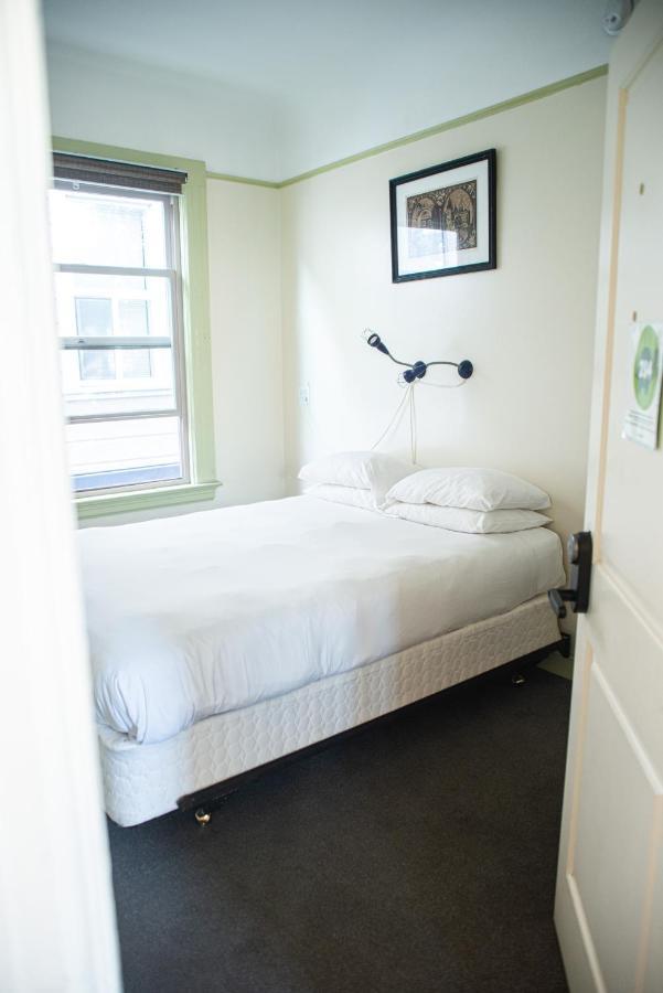 Standard Room,1409771930:JPEG